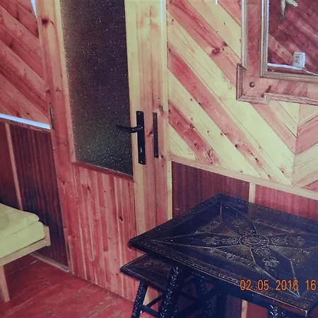 V Lese Pri Rieke Bela Chalet